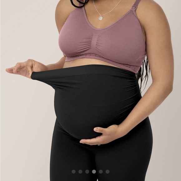 Kindred Bravely maternity shorts medium ,bundle you will get 1 nude & 1 black - Picture 2 of 15